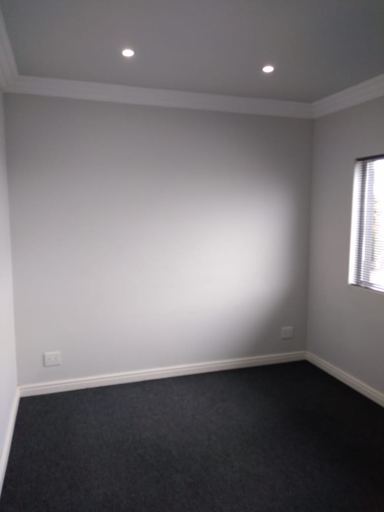To Let Commercial Property for Rent in Cambridge Eastern Cape